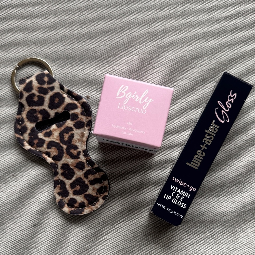 Bgirly Lipscrub and Lune+aster Lipgloss Set with Lipstick Holder